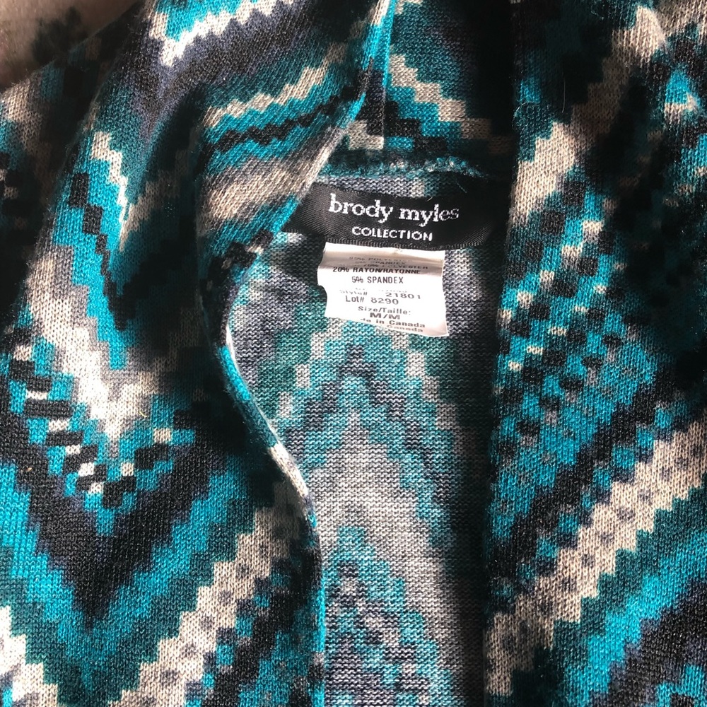 Beautiful Patterned Cardigan - Picture 4 of 4